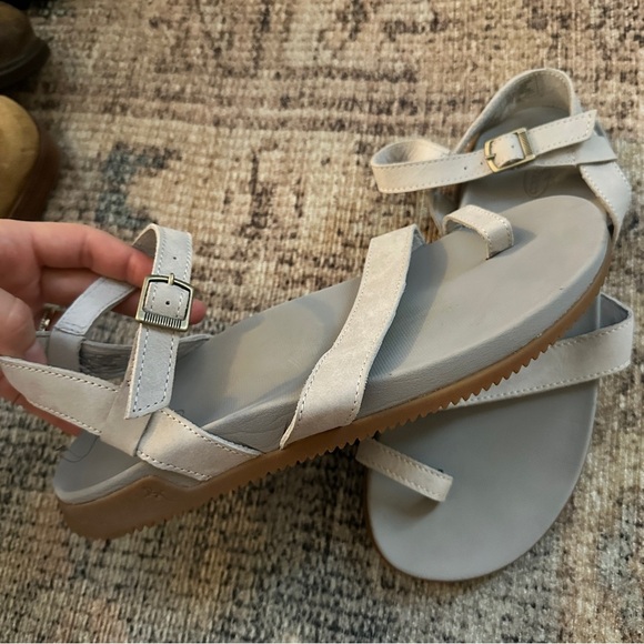 Chacos Grey Sandals sz 9 - Picture 7 of 7